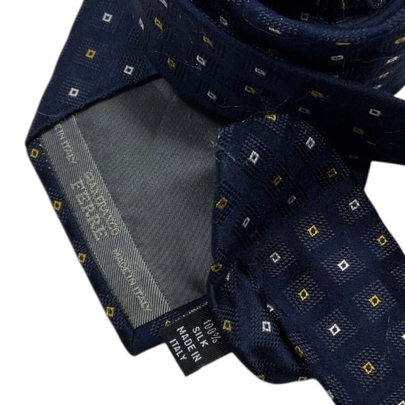 GIANFRANCO FERRE Navy Geometric Silk LUXURY Tie ITALY - Picture 3 of 4